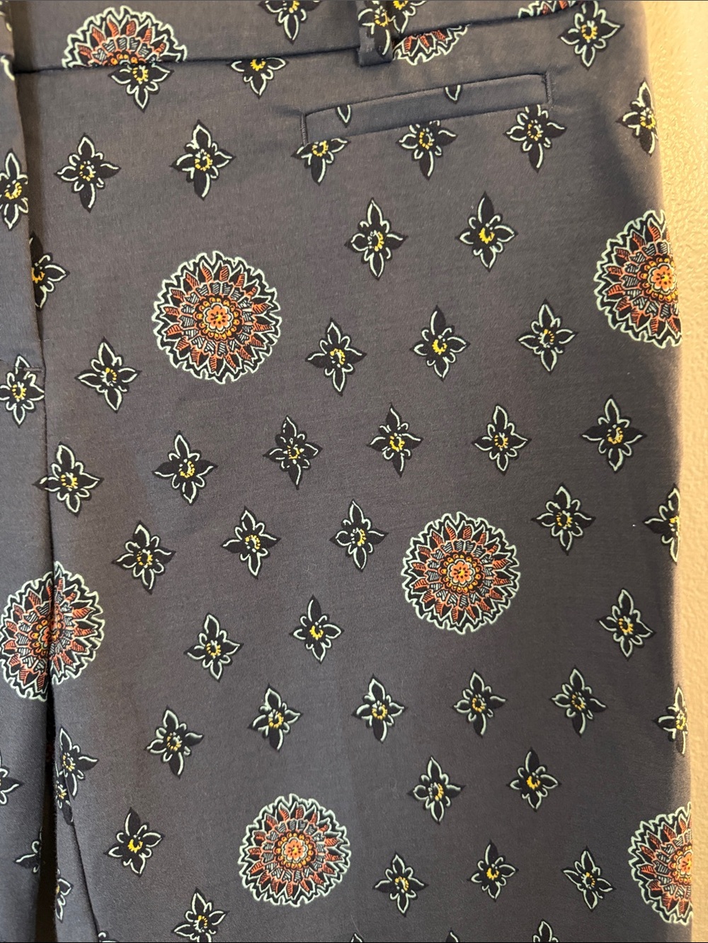 LOFT Marisa Medallion Print Ankle Pants Size 4 Blue Gray Stretch Boho - Picture 7 of 10